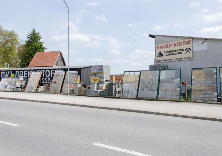 Straßenansicht Koltai Bau- und Brennstoffe